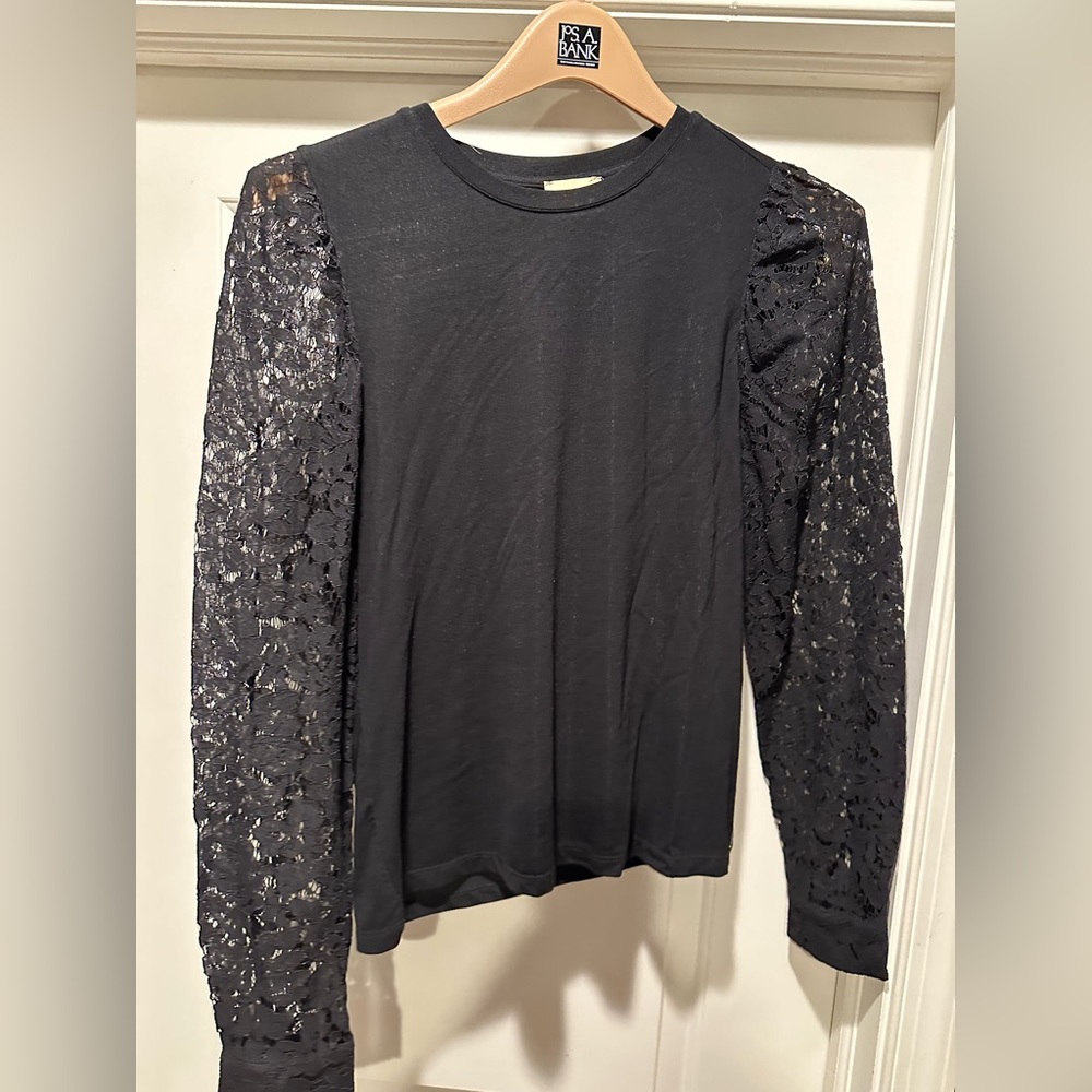 Elie size M sweater top. Black